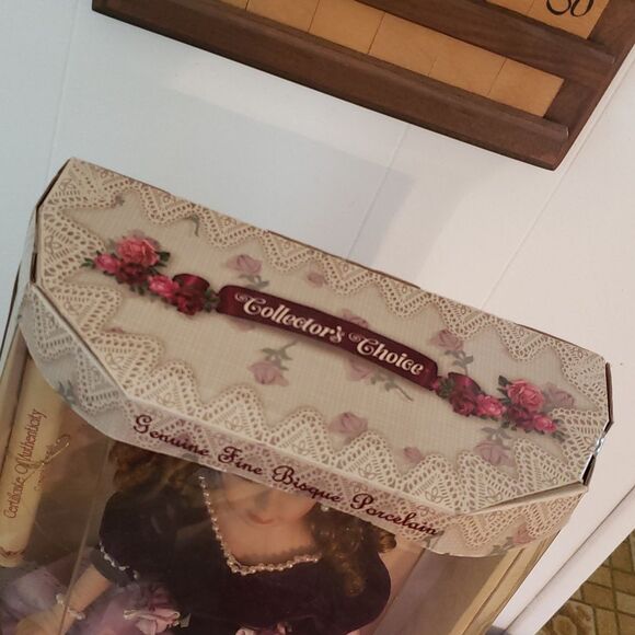 Brand New in Box Vintage Collector's Choice Porcelain Doll - Picture 5 of 8